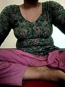 Snapshot of Misty-Meya chatting on June 3, 2026, 5:30 am Misty-Meya online show from June 3, 2026, 5:30 am