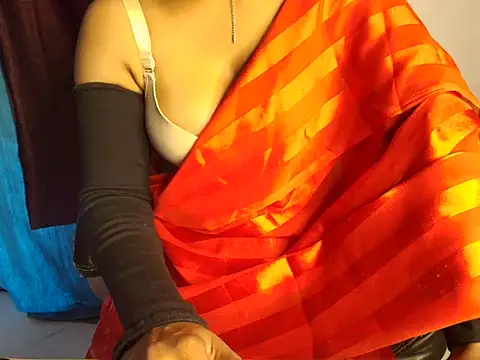 Hotty Girl147 online show from May 5, 2026, 7:11 am