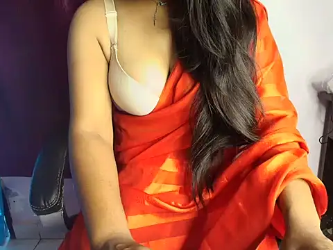 Hotty Girl147 online show from May 6, 2026, 5:11 am
