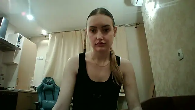 Lisanta online show from April 21, 2026, 6:03 pm