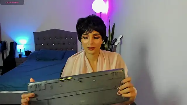 Candelaria000 online show from April 20, 2026, 3:53 am