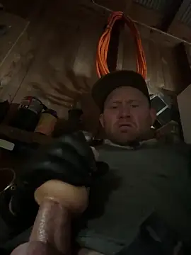 Halfoftwelve69 online show from April 21, 2026, 2:14 am