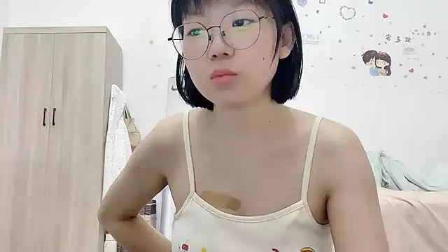 Snapshot of Belle-LL chatting on May 14, 2026, 5:48 am Belle-LL online show from May 14, 2026, 5:48 am