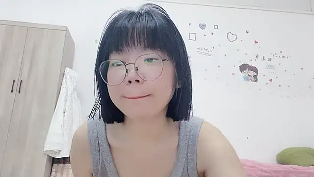Snapshot of Belle-LL chatting on May 24, 2026, 7:19 am Belle-LL online show from May 24, 2026, 7:19 am