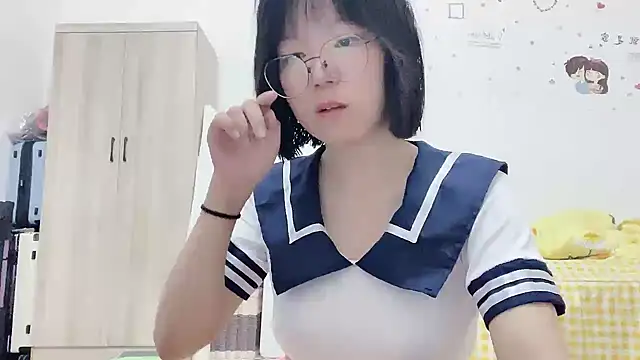 Snapshot of Belle-LL chatting on May 28, 2026, 3:07 pm Belle-LL online show from May 28, 2026, 3:07 pm