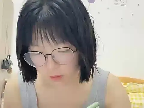 Snapshot of Belle-LL chatting on April 28, 2026, 2:43 pm Belle-LL online show from April 28, 2026, 2:43 pm