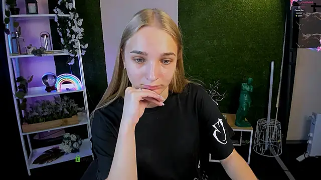 Snapshot of ollivia_dream chatting on June 12, 2026, 5:49 am ollivia dream online show from June 12, 2026, 5:49 am