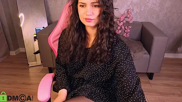 Vivien Ross online show from May 13, 2026, 1:01 am