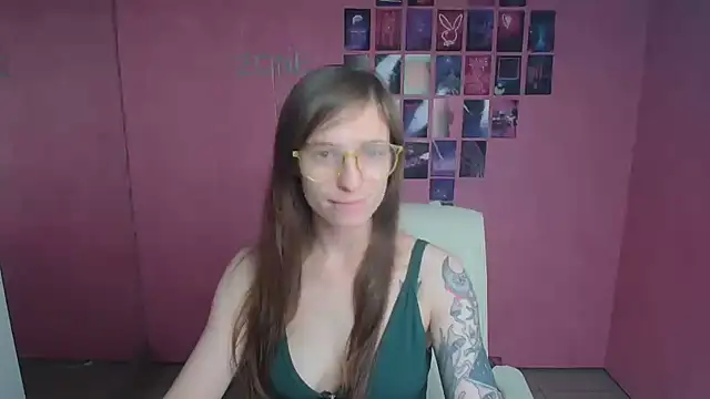 Snapshot of Luna_Tantra chatting on July 13, 2026, 10:09 pm Luna Tantra online show from July 13, 2026, 10:09 pm