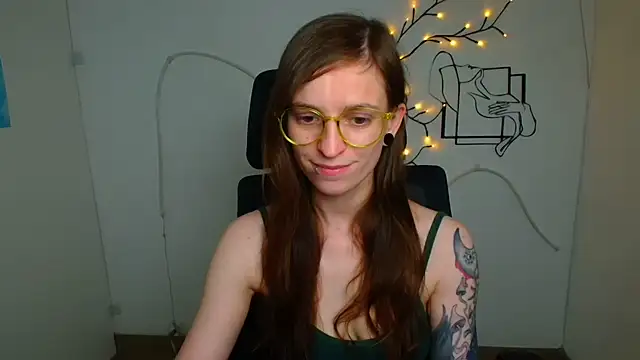 Snapshot of Luna_Tantra chatting on July 16, 2026, 1:41 pm Luna Tantra online show from July 16, 2026, 1:41 pm