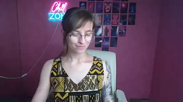 Snapshot of Luna_Tantra chatting on July 27, 2026, 11:34 pm Luna Tantra online show from July 27, 2026, 11:34 pm