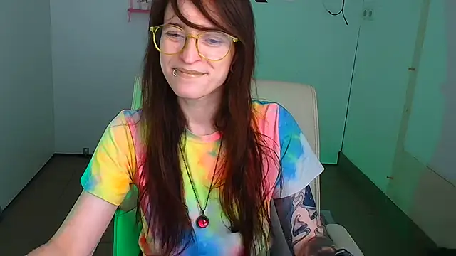 Snapshot of Luna_Tantra chatting on July 2, 2026, 2:01 pm Luna Tantra online show from July 2, 2026, 2:01 pm