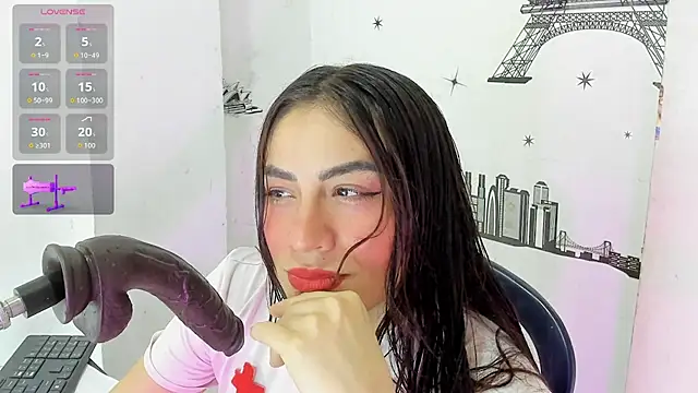 Snapshot of violett_collinss chatting on August 9, 2026, 5:35 am violett collinss online show from August 9, 2026, 5:35 am