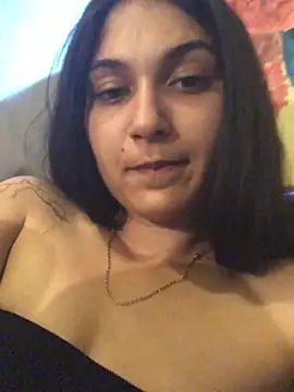 Snapshot of amira1348 chatting on July 31, 2026, 4:37 pm amira1348 online show from July 31, 2026, 4:37 pm