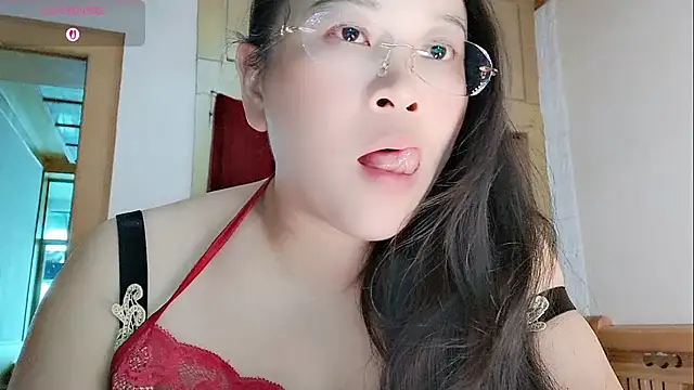 Snapshot of lymm78 chatting on May 9, 2026, 10:18 am lymm78 online show from May 9, 2026, 10:18 am