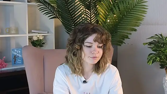 DetraBolen online show from April 21, 2026, 9:38 am