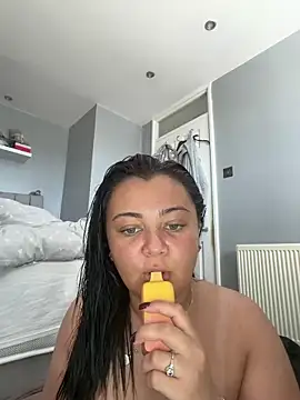 Snapshot of Laurenrose_x chatting on May 12, 2026, 9:26 am Laurenrose x online show from May 12, 2026, 9:26 am