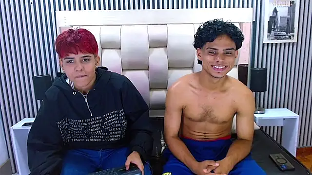 Enma And David online show from April 20, 2026, 10:00 pm