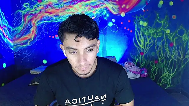Snapshot of dante_18cm_ chatting on June 8, 2026, 1:00 am dante 18cm online show from June 8, 2026, 1:00 am