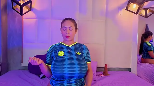Snapshot of Violetta_rose_ chatting on July 4, 2026, 12:50 am Violetta rose online show from July 4, 2026, 12:50 am