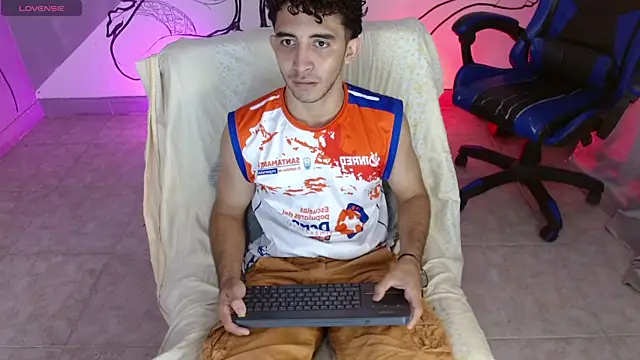 Snapshot of caius_bigcock1 chatting on May 24, 2026, 12:27 pm caius bigcock1 online show from May 24, 2026, 12:27 pm