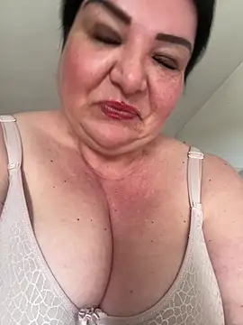 Snapshot of curvymilfmicha chatting on April 21, 2026, 1:39 pm curvymilfmicha online show from April 21, 2026, 1:39 pm