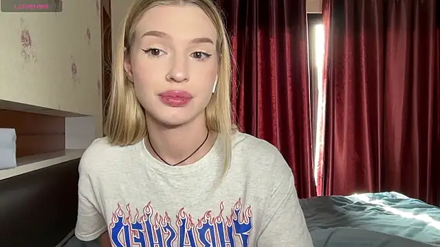 crazysuckks online show from April 25, 2026, 1:52 am