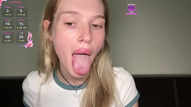 crazysuckks online show from April 23, 2026, 8:43 pm