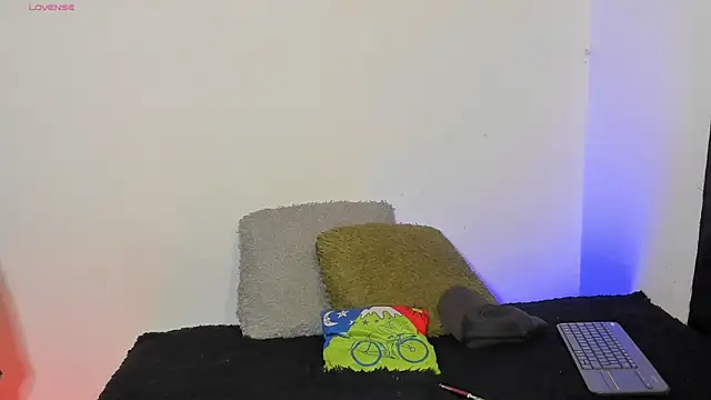Snapshot of _IanLark chatting on May 19, 2026, 1:56 am IanLark online show from May 19, 2026, 1:56 am