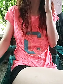 Snapshot of Kedicikkonyya chatting on July 5, 2026, 10:44 am Kedicikkonyya online show from July 5, 2026, 10:44 am