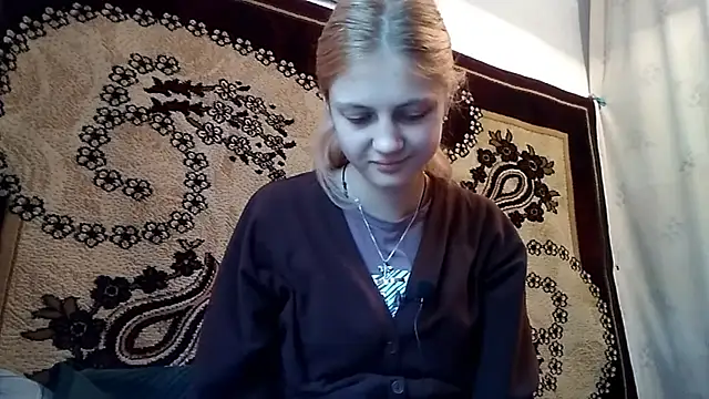 Snapshot of LunaLaday chatting on May 13, 2026, 2:51 am LunaLaday online show from May 13, 2026, 2:51 am