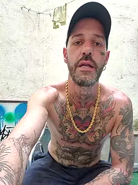 Snapshot of DuroHustler chatting on July 14, 2026, 10:43 am DuroHustler online show from July 14, 2026, 10:43 am