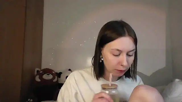 JuicyErika online show from April 24, 2026, 8:22 pm