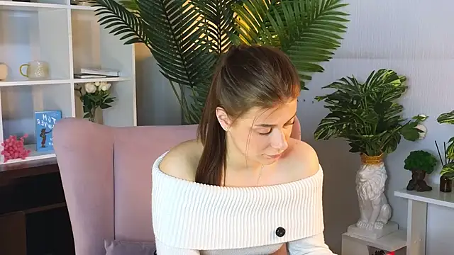 DelaineLindel online show from April 22, 2026, 2:02 pm