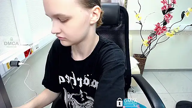 Snapshot of _donnaSia_ chatting on July 29, 2026, 6:12 am donnaSia online show from July 29, 2026, 6:12 am