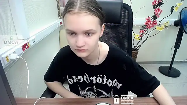Snapshot of _donnaSia_ chatting on July 17, 2026, 10:12 am donnaSia online show from July 17, 2026, 10:12 am