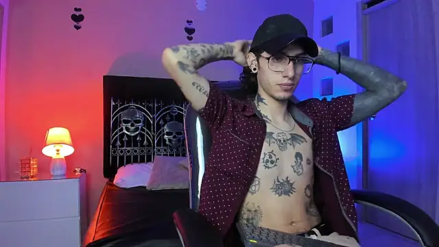 Snapshot of Vergil_Noir_ chatting on May 2, 2026, 3:45 am Vergil Noir online show from May 2, 2026, 3:45 am