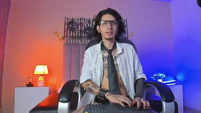 Snapshot of Vergil_Noir_ chatting on May 23, 2026, 4:22 am Vergil Noir online show from May 23, 2026, 4:22 am