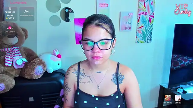 Snapshot of angelina_77 chatting on June 15, 2026, 3:01 pm angelina 77 online show from June 15, 2026, 3:01 pm