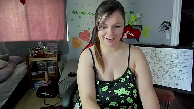 DelilaFields2 online show from May 5, 2026, 4:43 pm