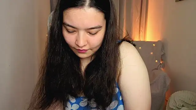 MomoRins online show from July 1, 2026, 10:21 pm