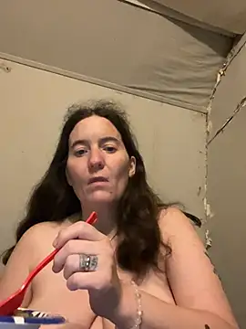 Mini83 online show from June 18, 2026, 1:48 am