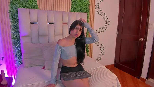 Snapshot of Zasha_nm chatting on May 11, 2026, 1:01 pm Zasha nm online show from May 11, 2026, 1:01 pm