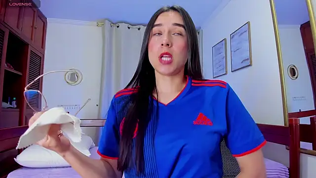 Elisabetta Amour online show from June 23, 2026, 10:13 am