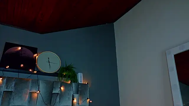 Snapshot of LiaaMoretti__ chatting on June 13, 2026, 3:04 am LiaaMoretti online show from June 13, 2026, 3:04 am