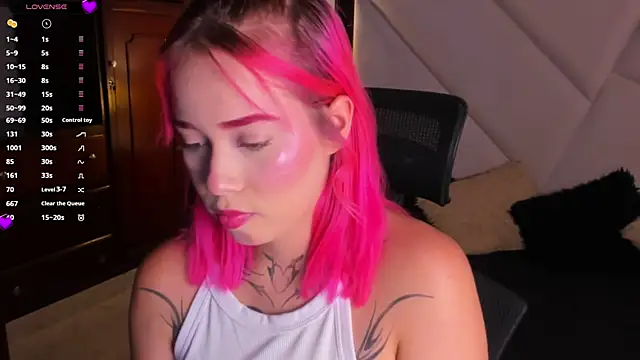 Snapshot of pinkiflame chatting on July 2, 2026, 10:05 pm pinkiflame online show from July 2, 2026, 10:05 pm