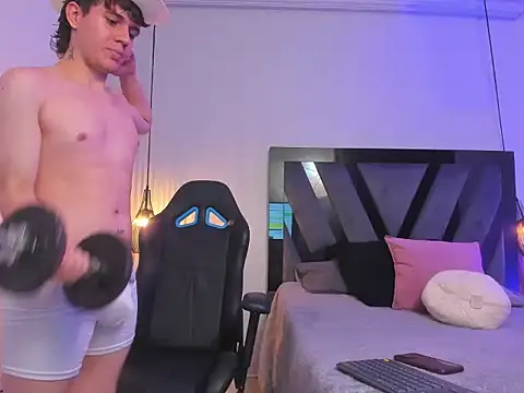 miguel oapina online show from April 27, 2026, 9:46 pm