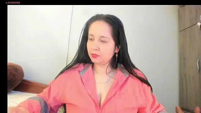 cami hot tits online show from June 1, 2026, 11:26 pm