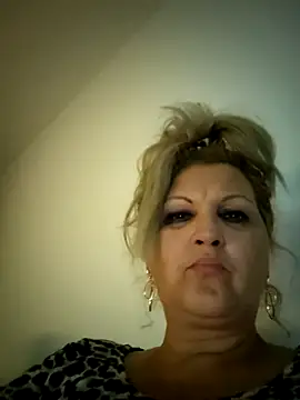 Divineblond online show from October 7, 2025, 7:15 pm