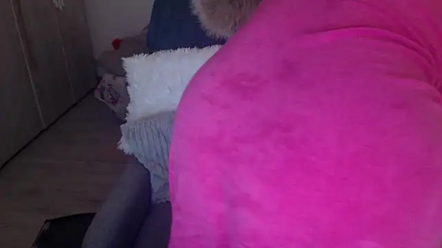 Snapshot of Divineblond chatting on May 3, 2026, 10:24 pm Divineblond online show from May 3, 2026, 10:24 pm